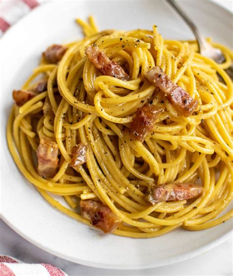 Authentic Bucatini Alla Carbonara .